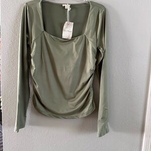 NWT- hem & thread Women's Green Long Sleeve Shirt Scoop Neck Size Large Top